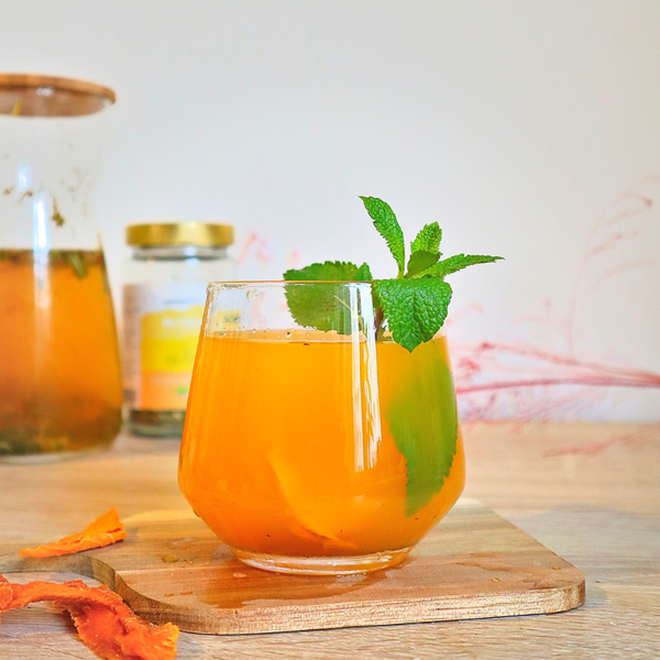 Exotischer Zitronen-Mango-Maracuja Eistee